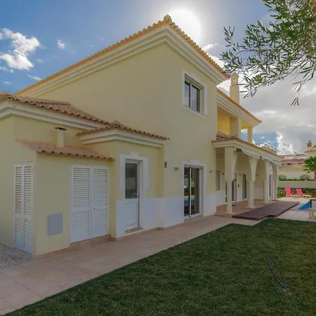 Casa Couto Real By Garvetur * Quarteira